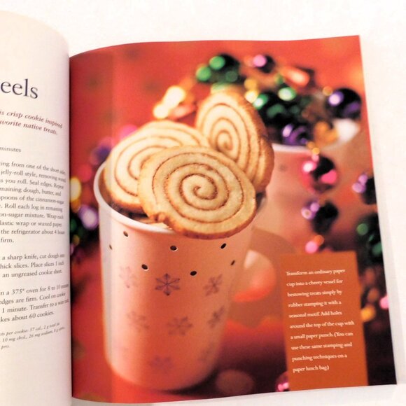 Better Homes and Gardens Christmas Cookies Cookbook 1st Edition 2003 PB Baking - Picture 6 of 10